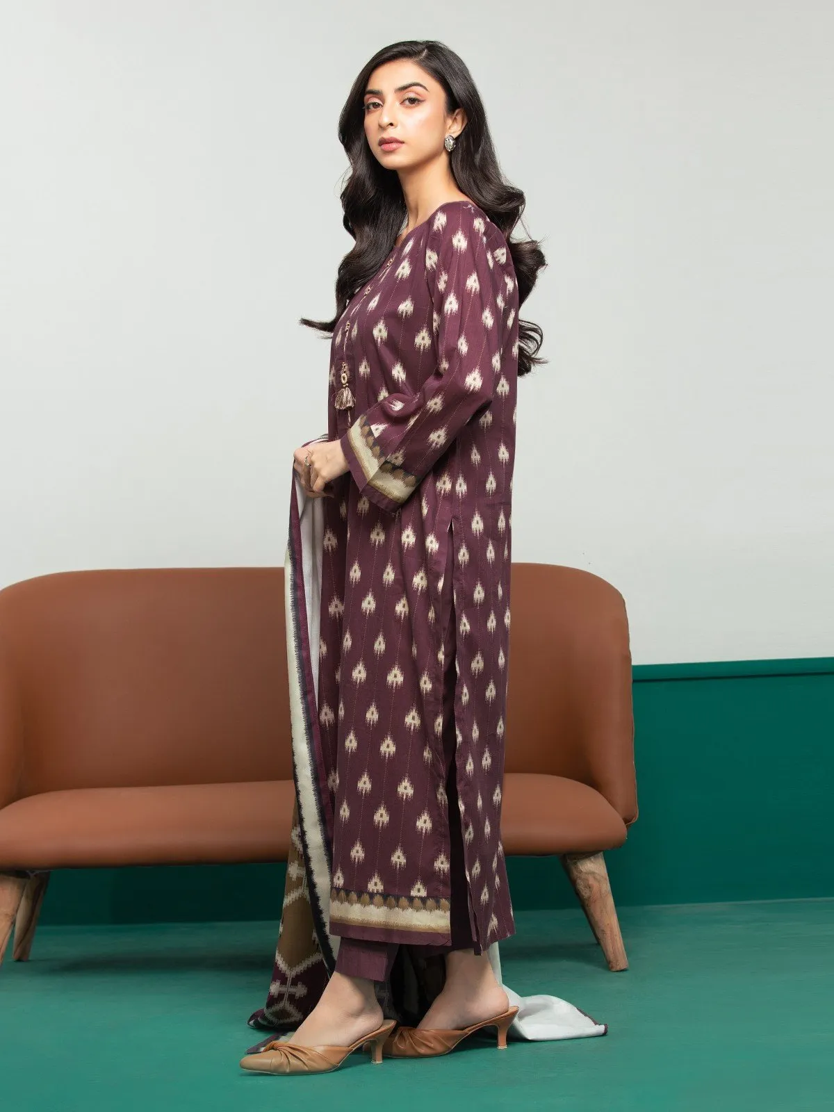 edenrobe Allure Printed Khaddar Unstitched 3Pc Suit EWU23A3S-27612-3P