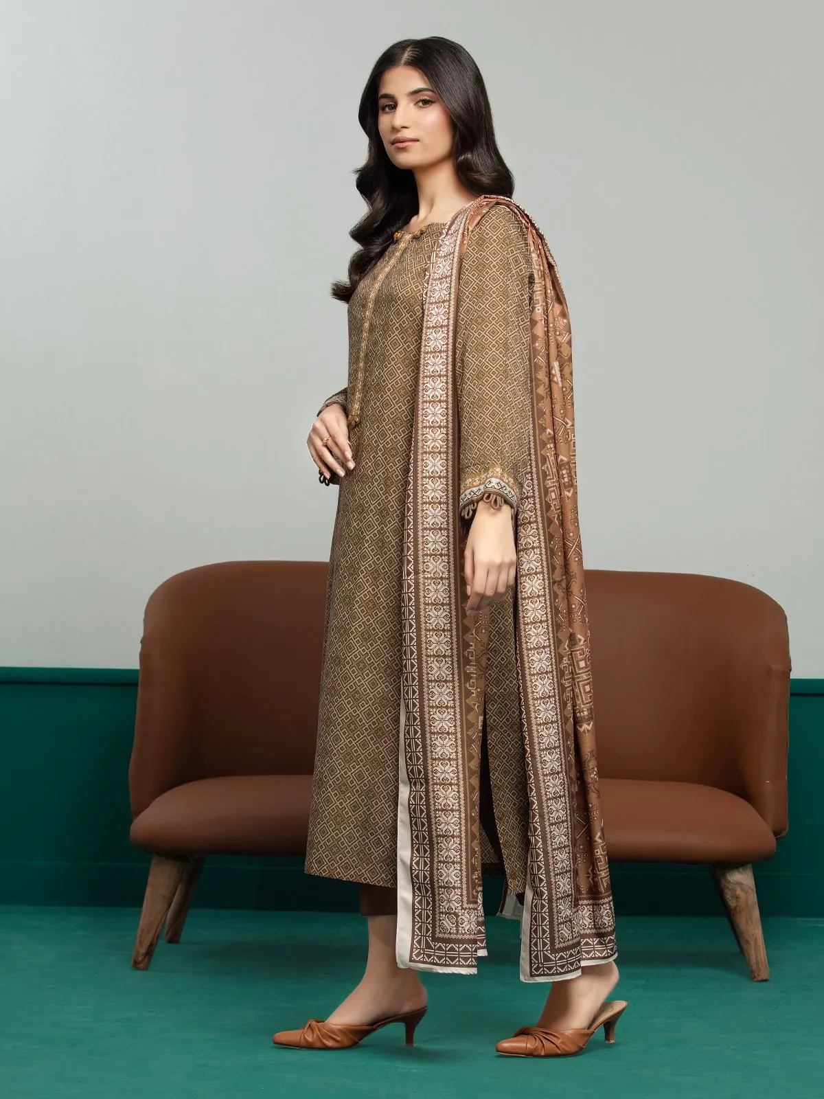 edenrobe Allure Printed Khaddar Unstitched 3Pc Suit EWU23A3S-27638-3P