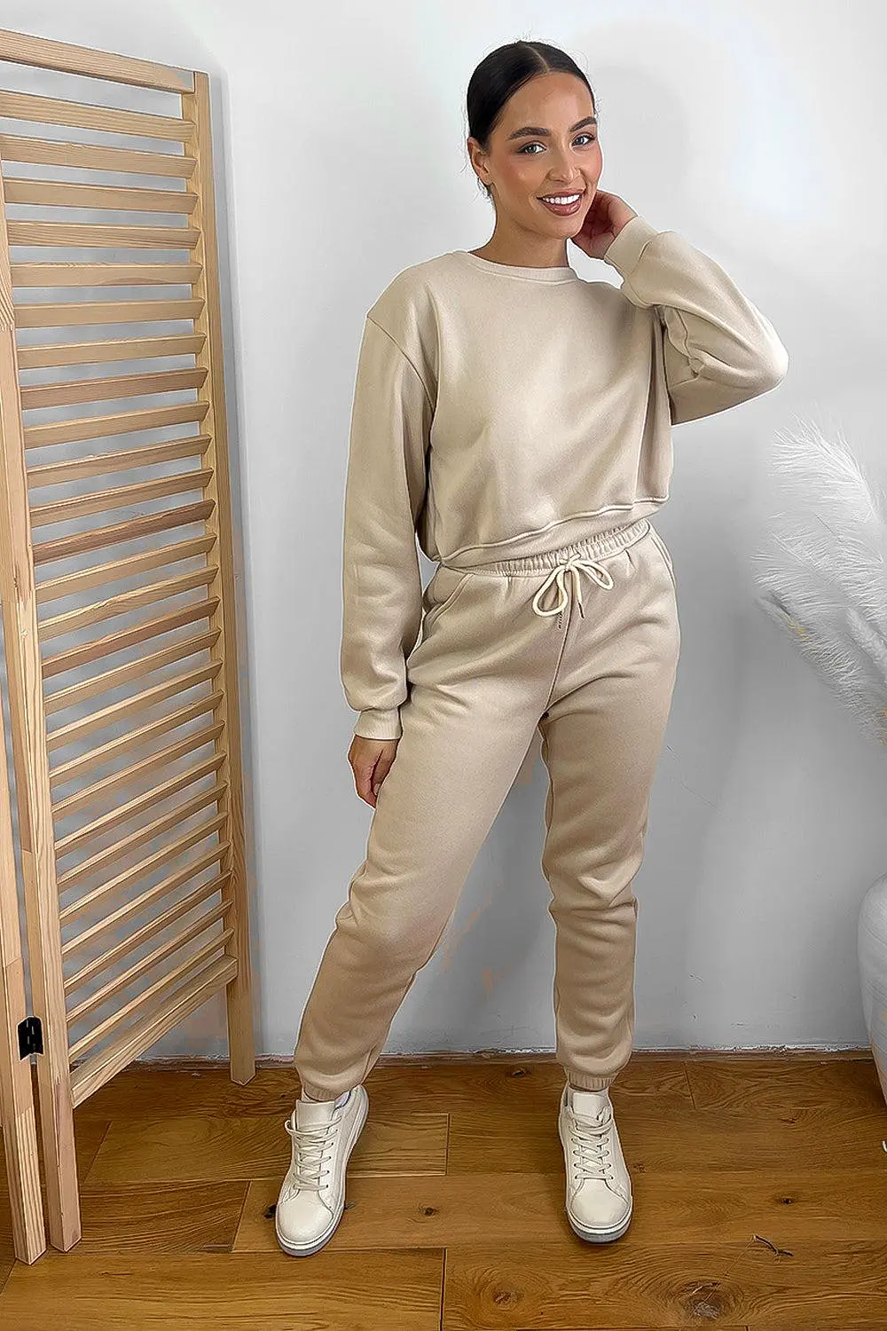 Minimalistic Cropped Sweatshirt And Trousers Tracksuit