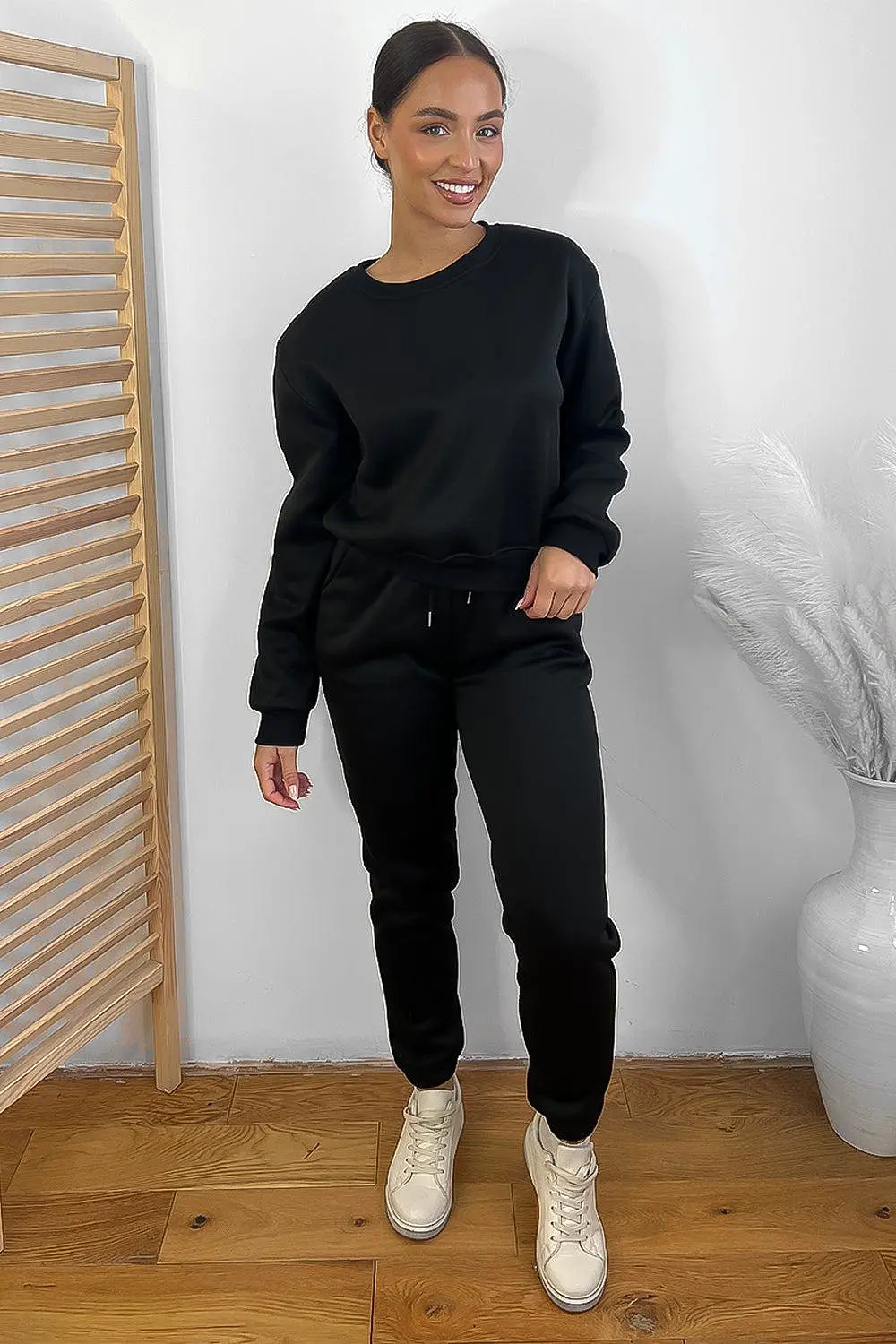 Minimalistic Cropped Sweatshirt And Trousers Tracksuit