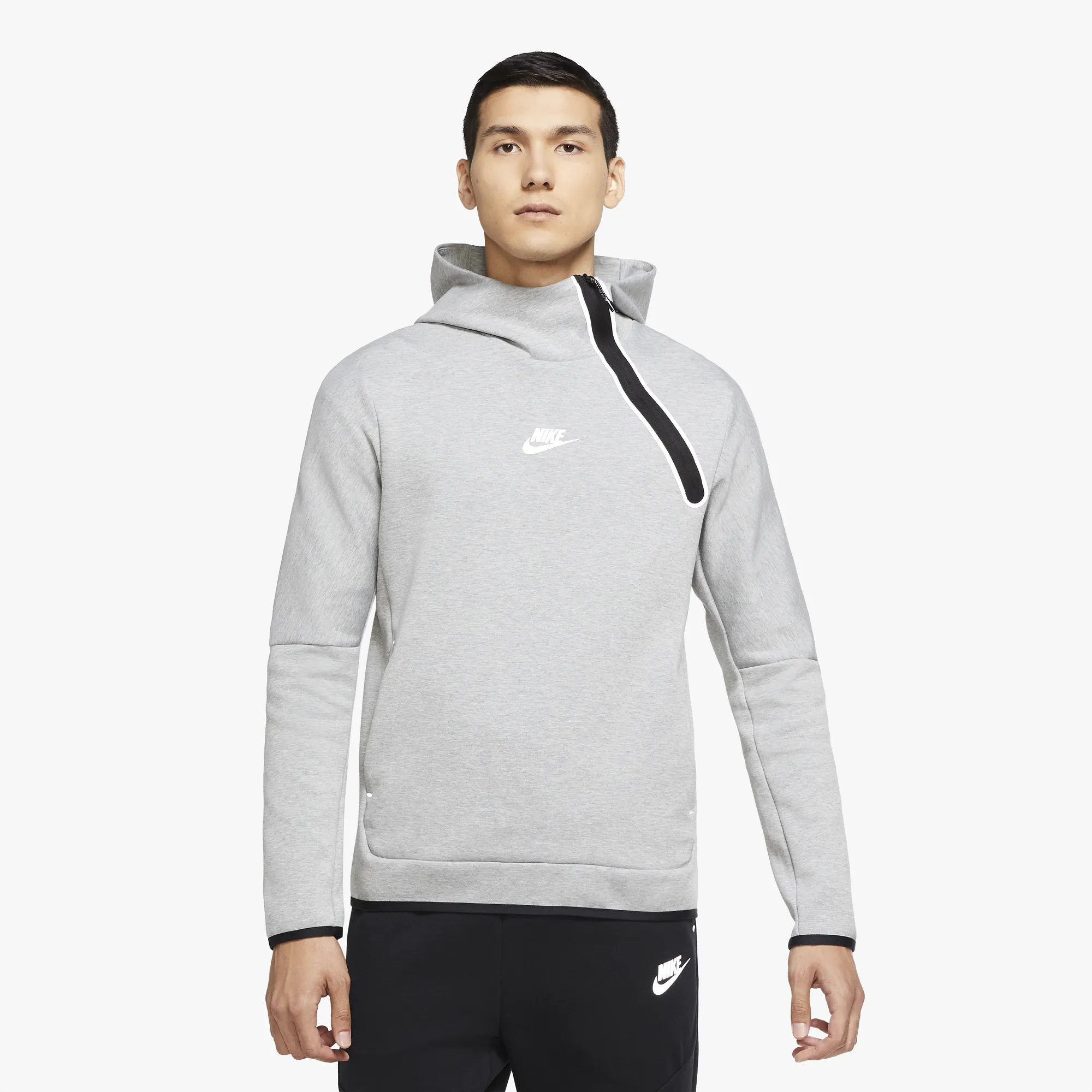 NIKE SPORTSWEAR TECH FLEECE