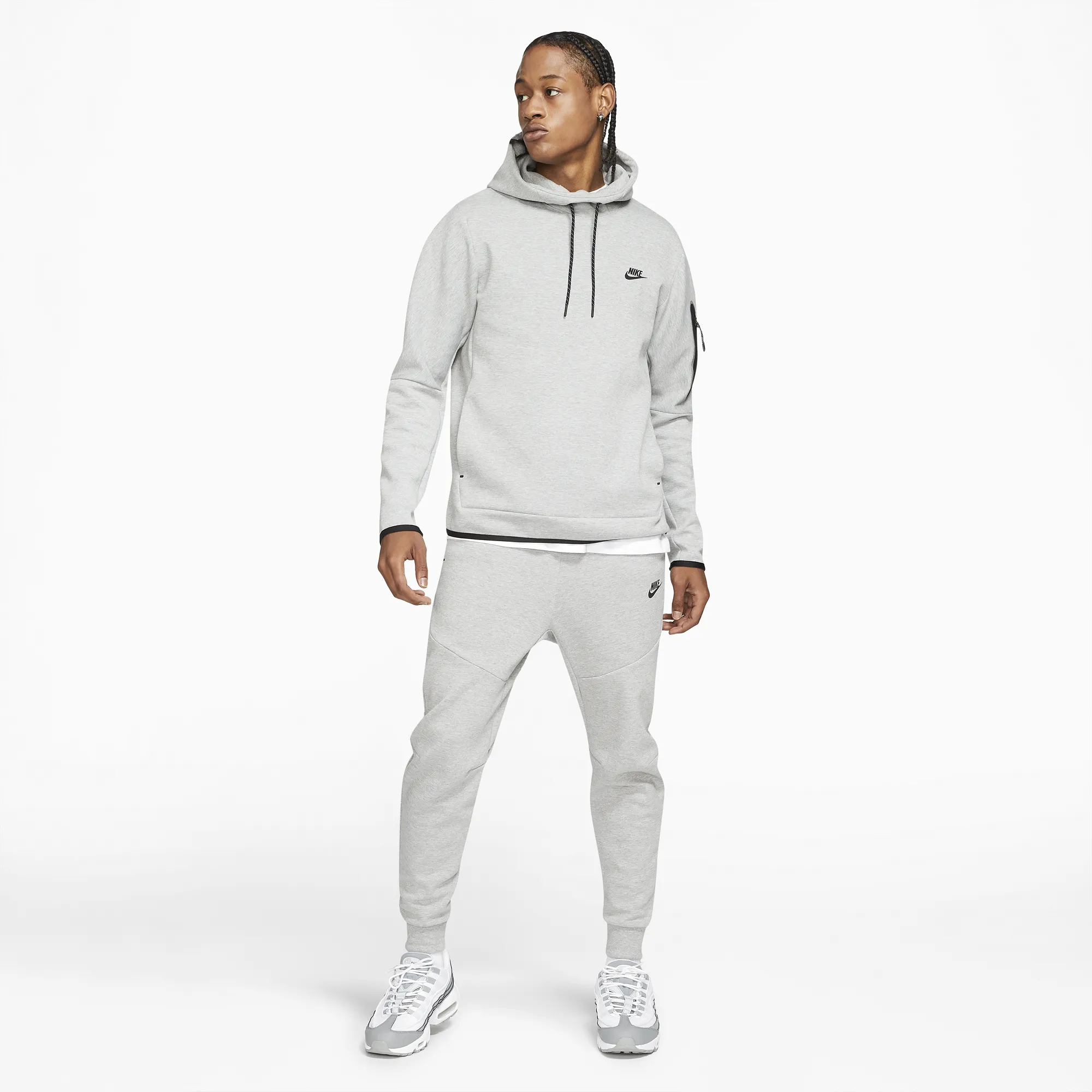 NIKE SPORTSWEAR TECH FLEECE