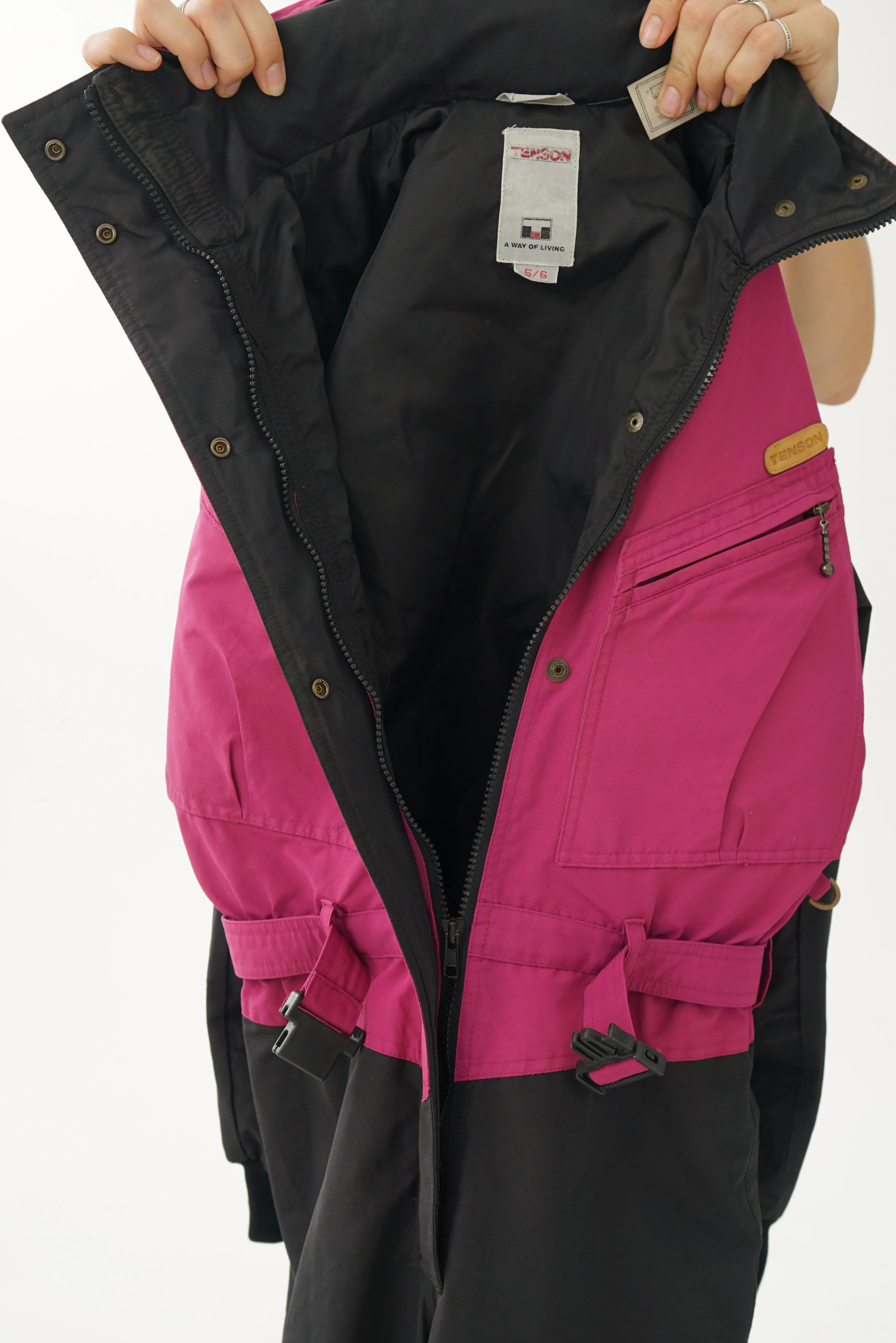 One piece Tenson ski suit, snow suit noir et rose hardshell pour femme taille 5/6 (XXS-XS)