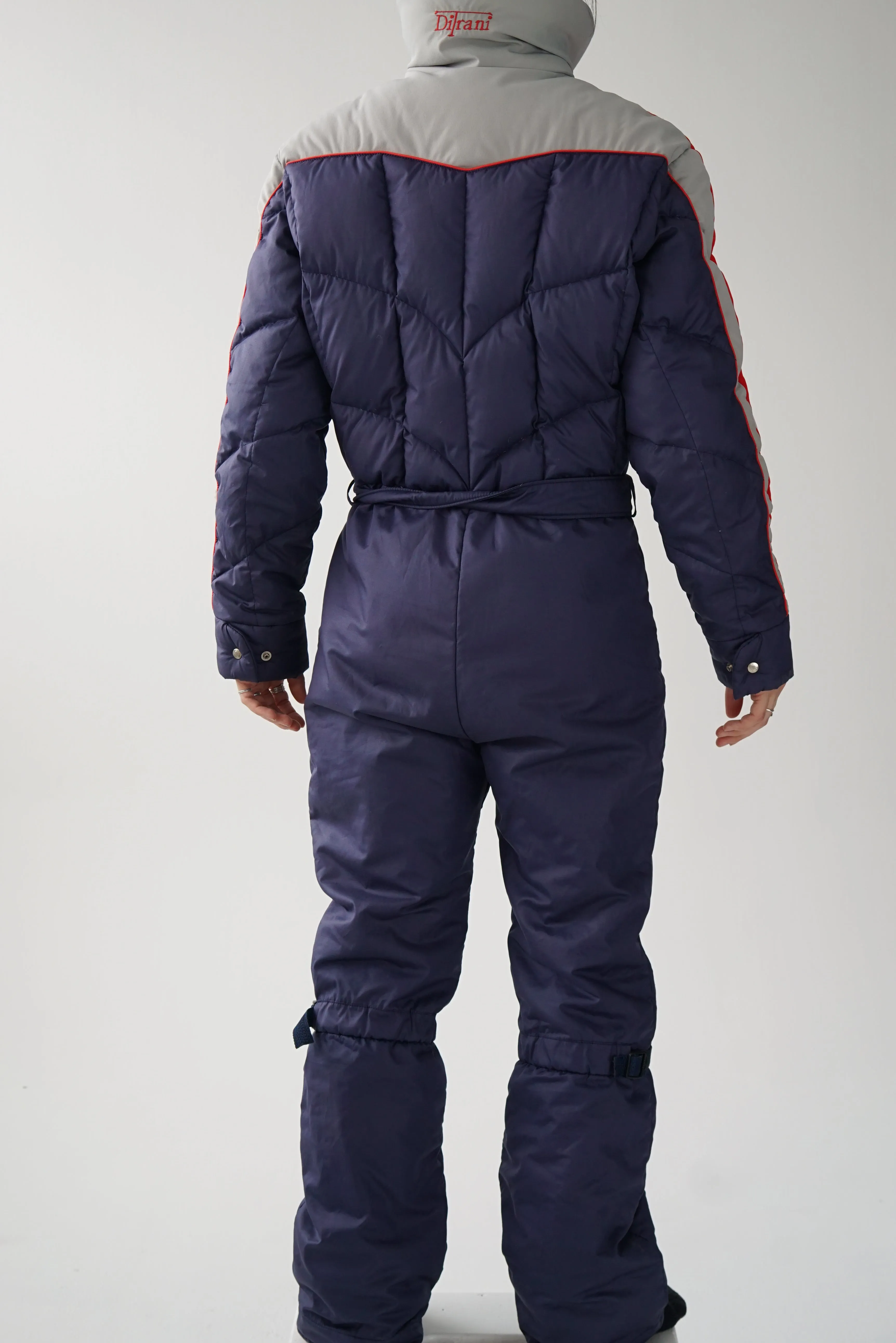 One piece vintage Ditrani ski suit, snow suit en duvet rouge et bleu pour homme taille 42 (M)