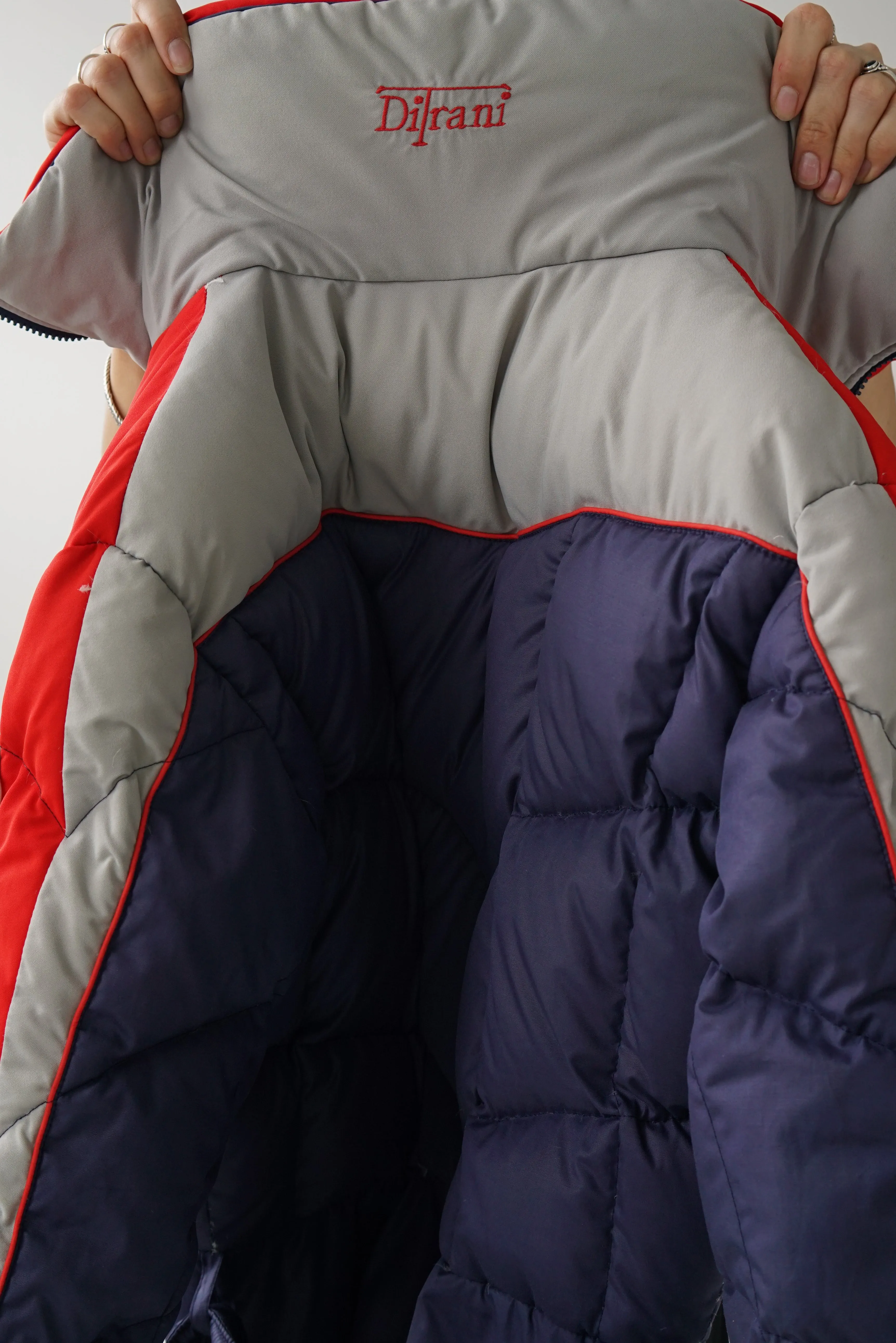 One piece vintage Ditrani ski suit, snow suit en duvet rouge et bleu pour homme taille 42 (M)