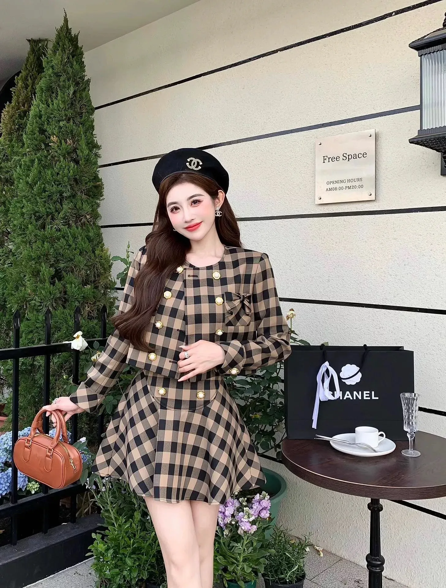 Shenzhen Nanyou European niche designer light luxury street gentle style contrasting plaid jacket top short skirt suit